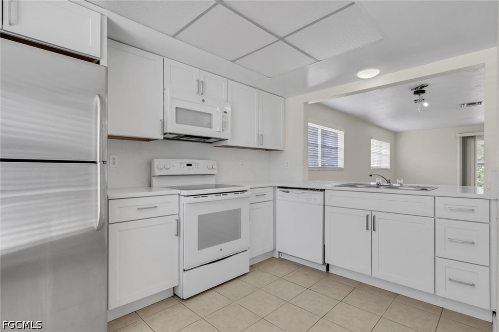 1628 Orchid Boulevard - Photo 2