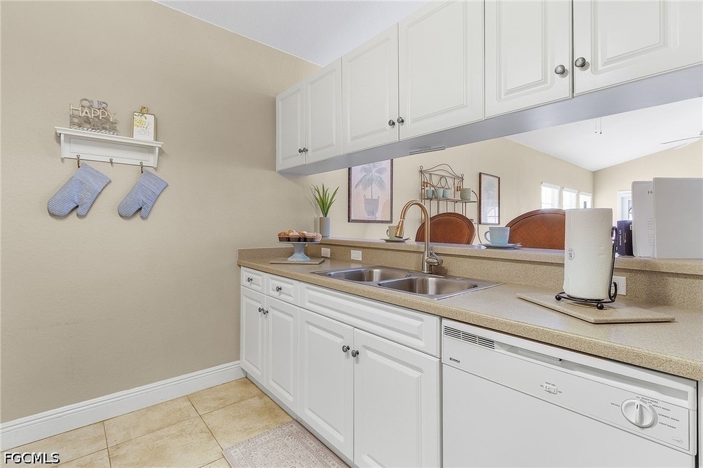 4546 Se 6th Place - Photo 5
