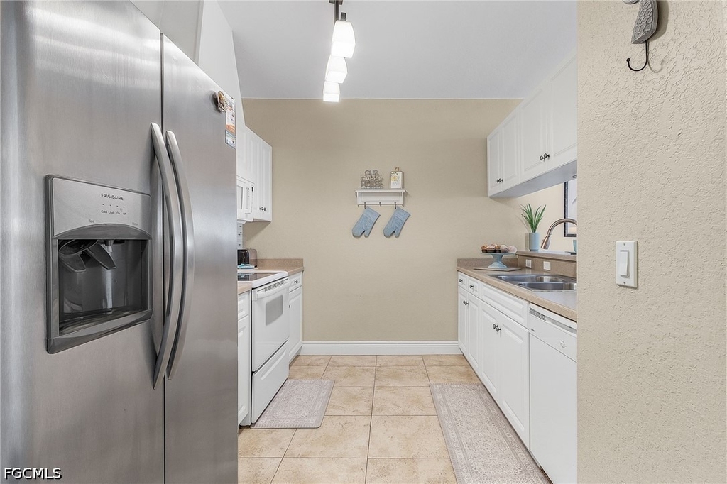 4546 Se 6th Place - Photo 4