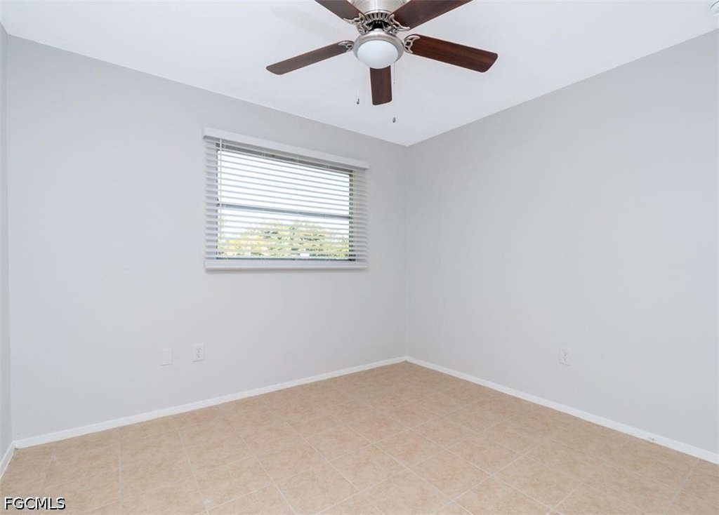 533 E Charlotte Avenue - Photo 6