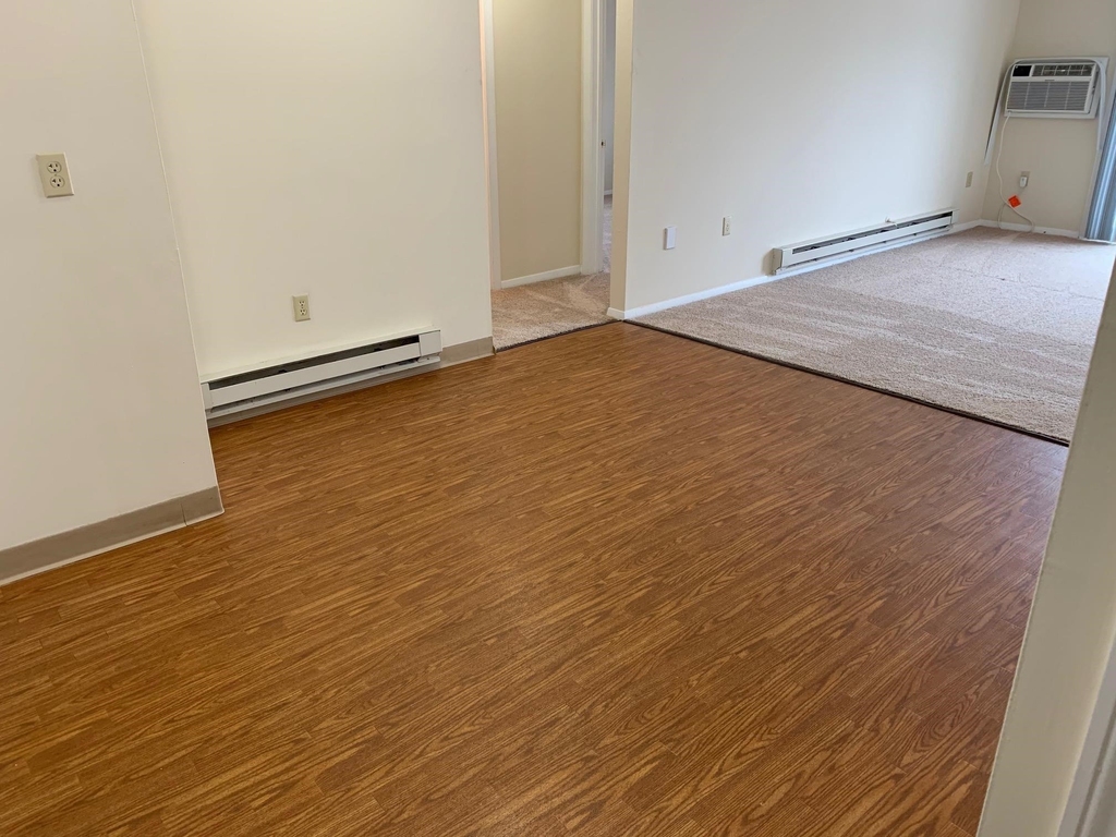 93 West - Photo 15