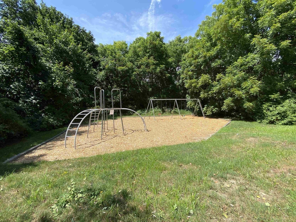 93 West - Photo 34