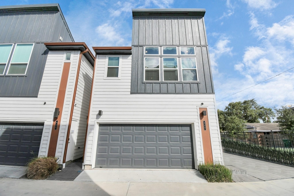 829 N Emile Street - Photo 0