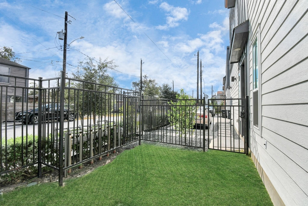 829 N Emile Street - Photo 45