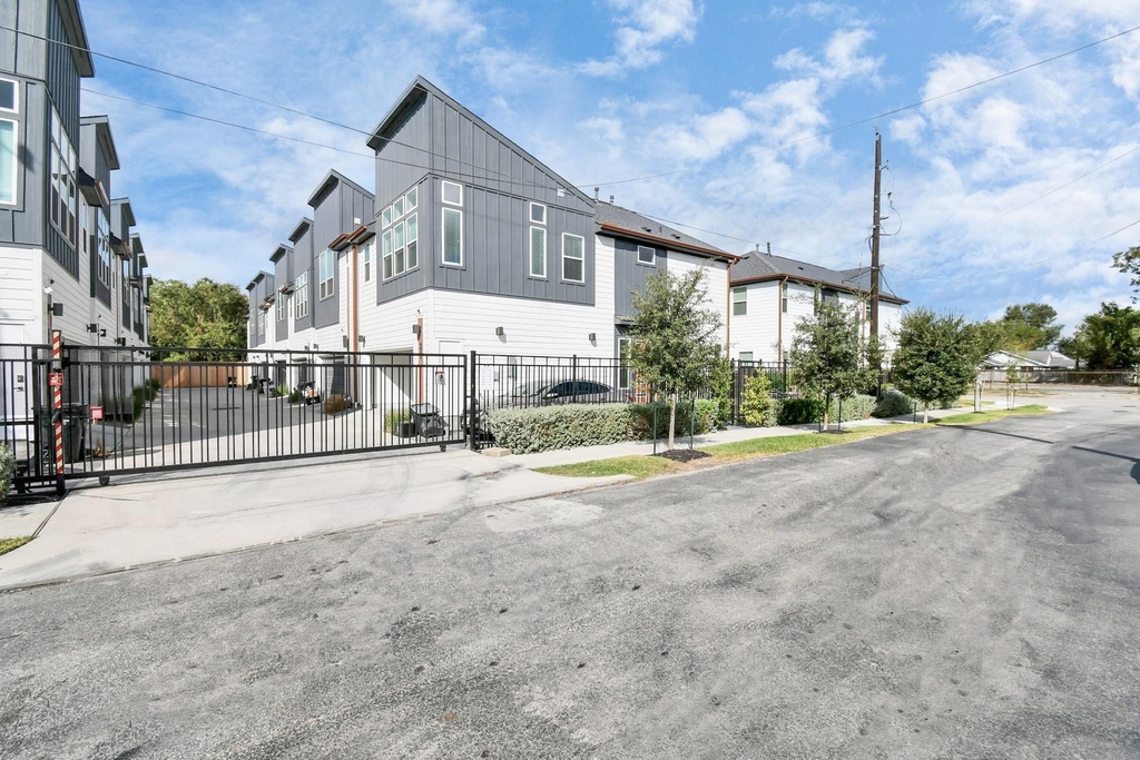 829 N Emile Street - Photo 4