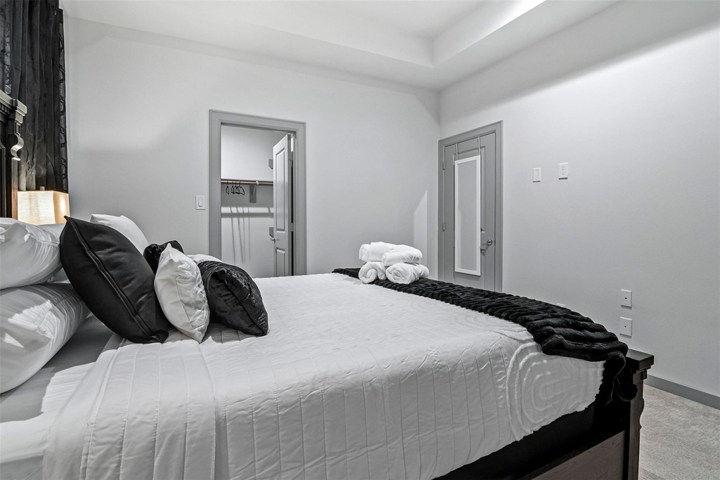 829 N Emile Street - Photo 18