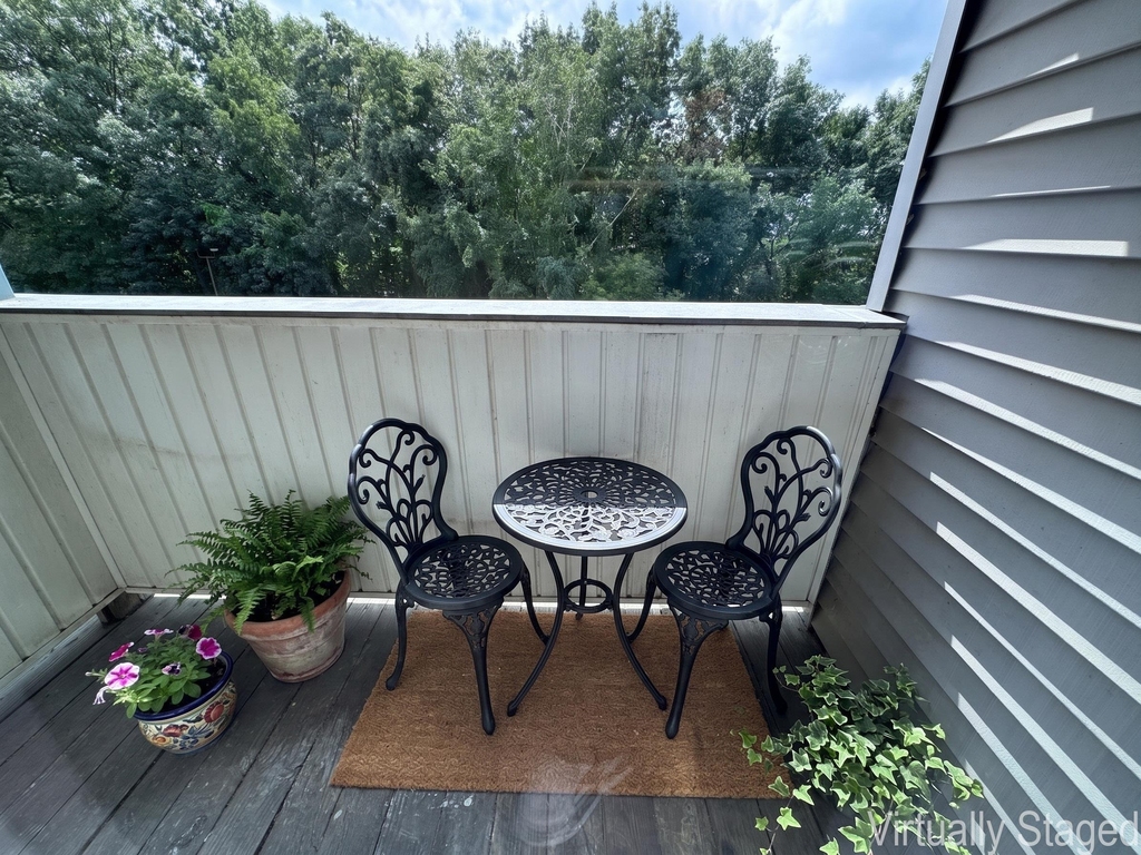 133 Eastern - Photo 19