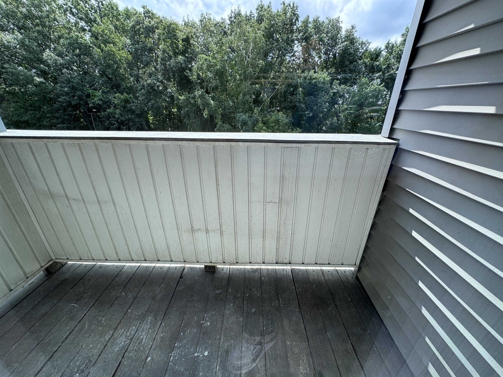 133 Eastern - Photo 20