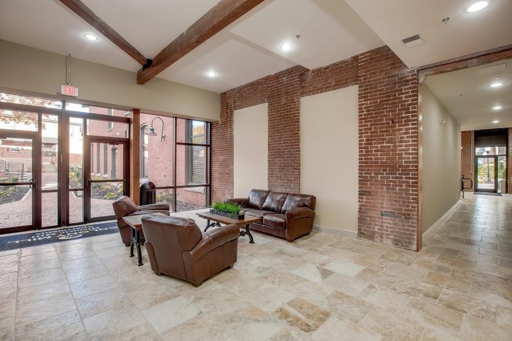 222 West - Photo 29