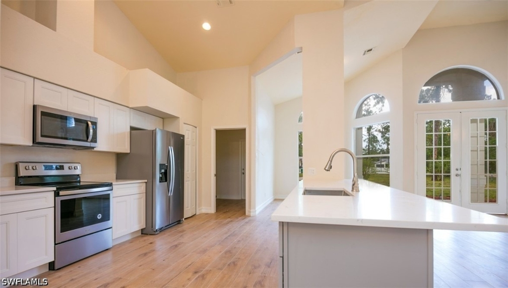 3660 31st Avenue Sw - Photo 0