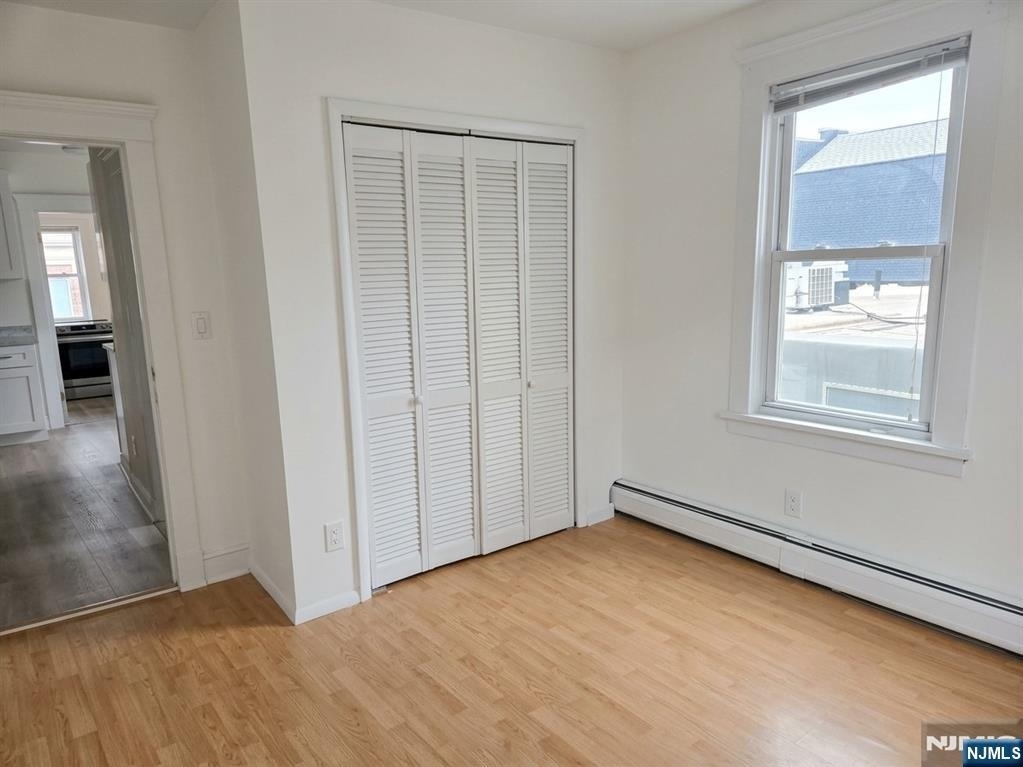 502 Broad - Photo 2