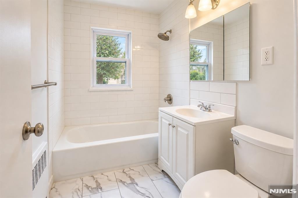 729 Broad - Photo 7
