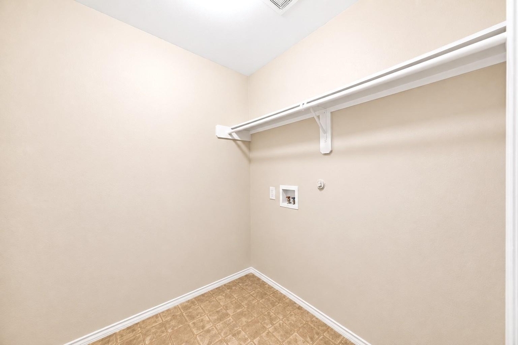12830 Lodenbriar Drive - Photo 13
