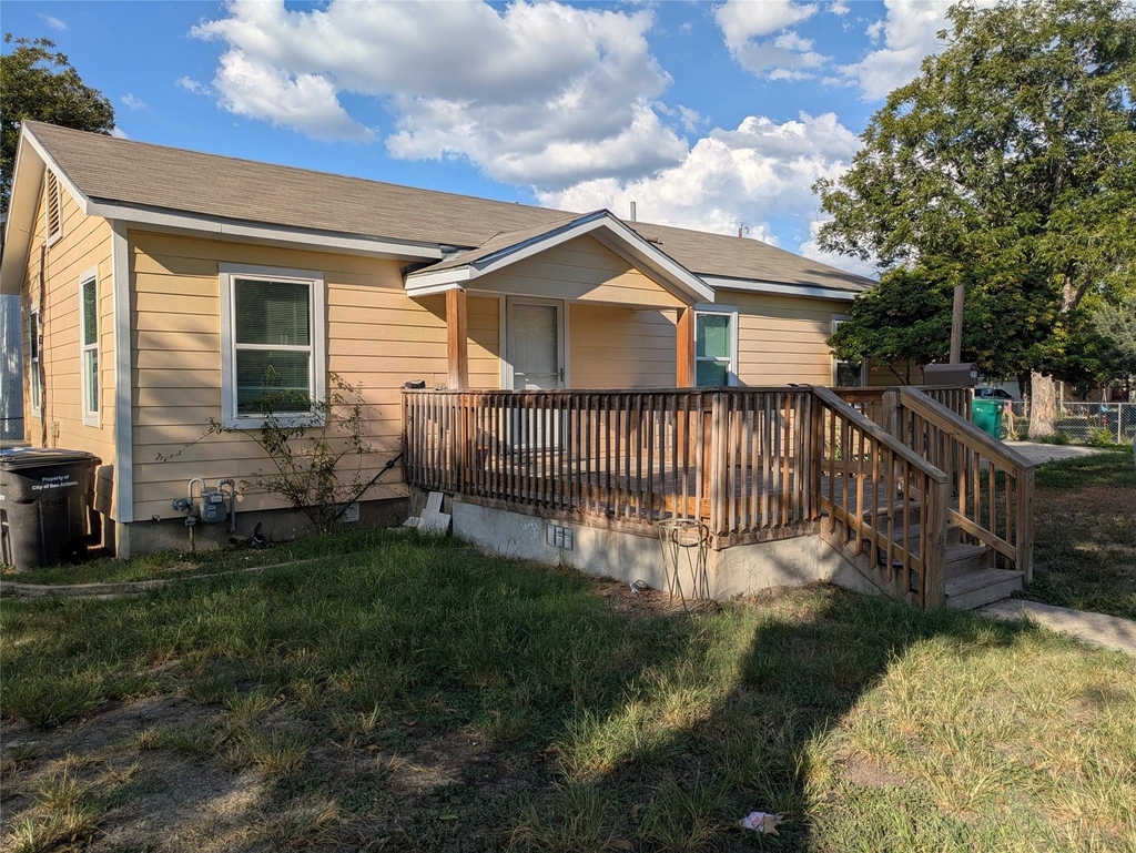 205 Elmo Avenue - Photo 1