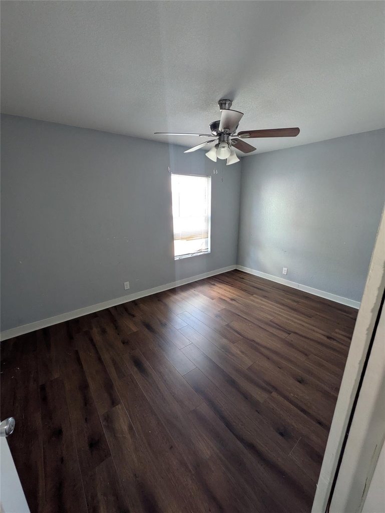 205 Elmo Avenue - Photo 13