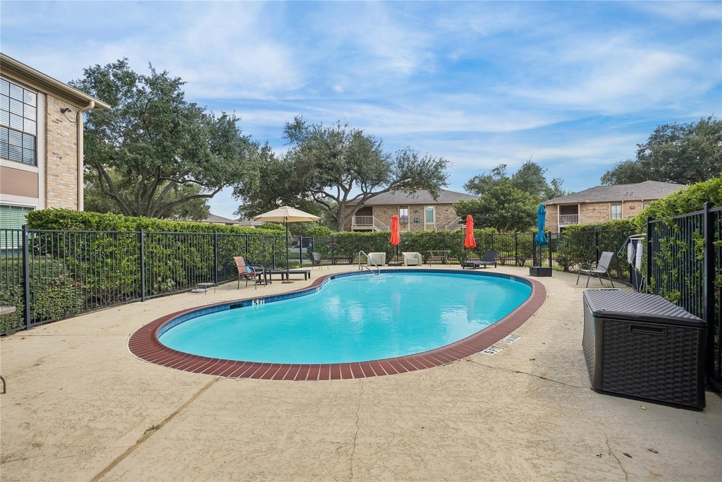 1311 Antoine Drive - Photo 2
