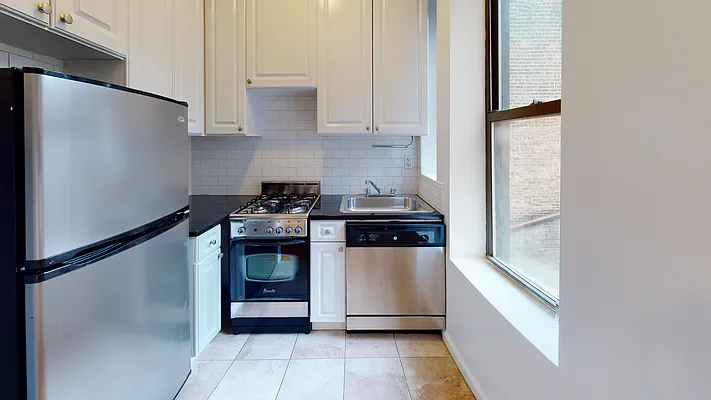 417 East 65th Street - Photo 2