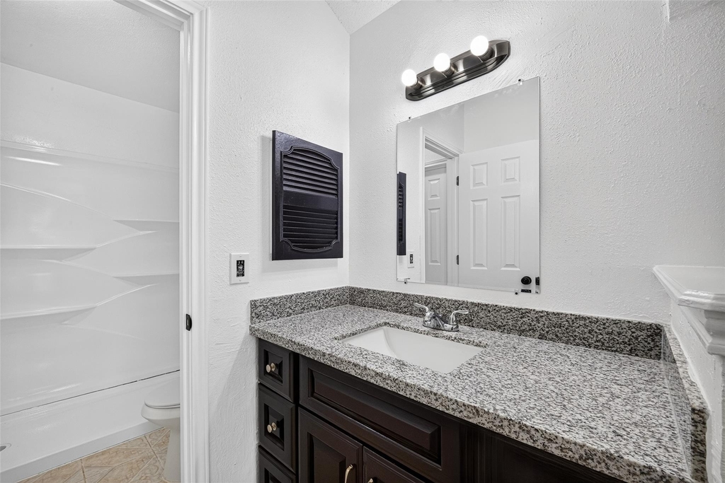 1126 Holbech Lane - Photo 15
