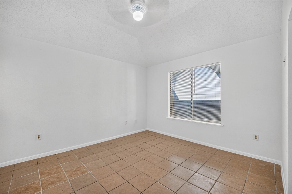 1126 Holbech Lane - Photo 12