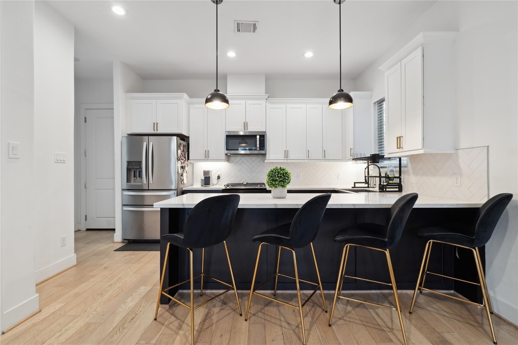 2607 Rosalie Street - Photo 3