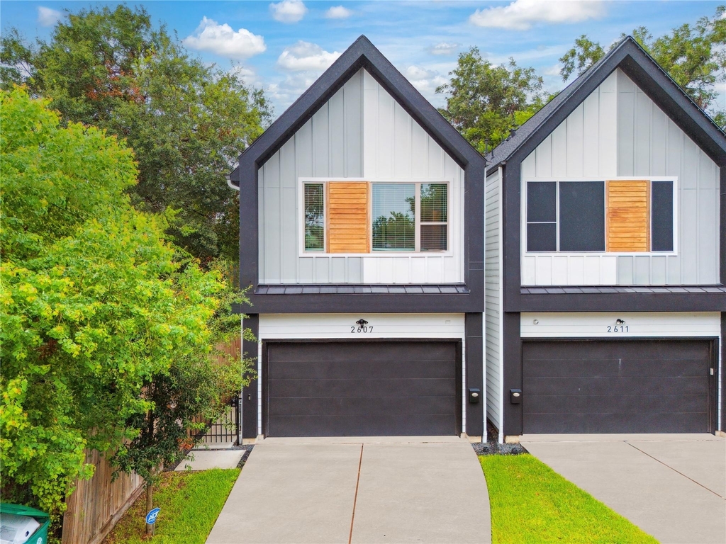 2607 Rosalie Street - Photo 0