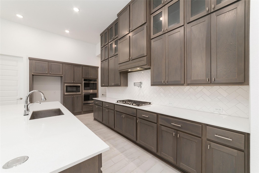 32018 Crested Knoll Court - Photo 16