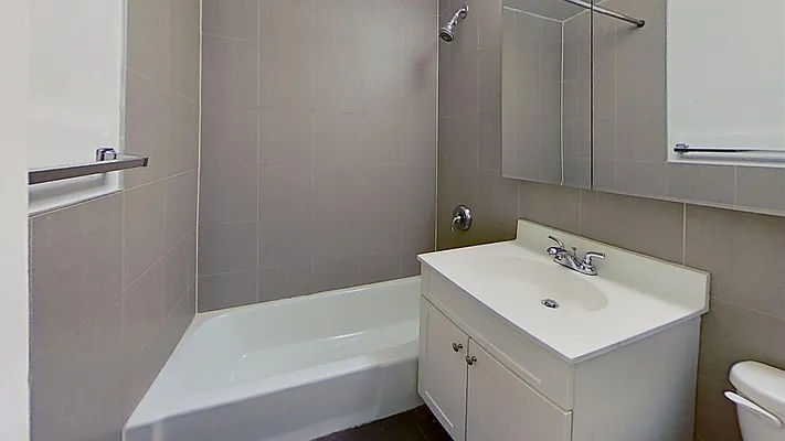 402 East 83rd Street - Photo 2