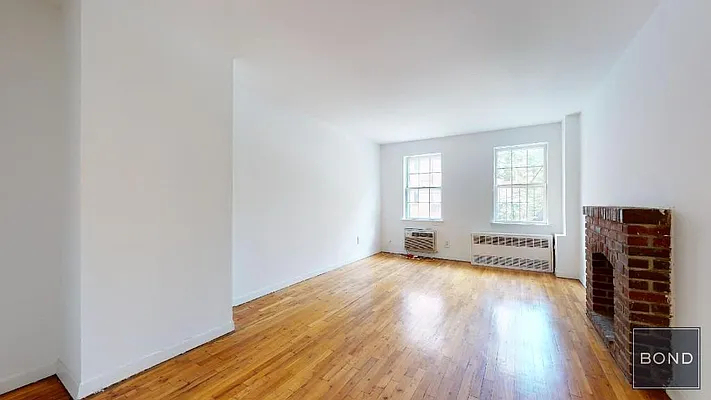 402 East 83rd Street - Photo 3