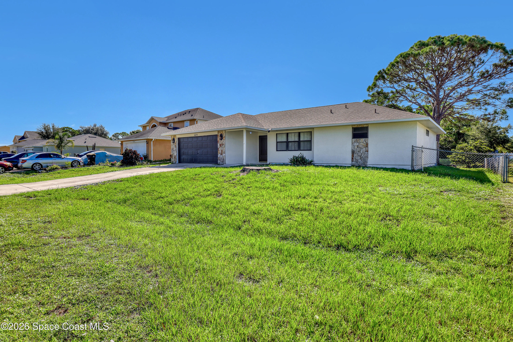 1635 Adview Road Se - Photo 2