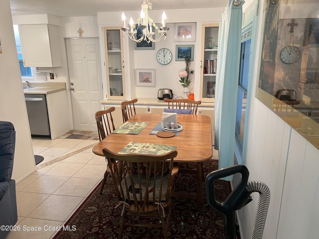 1019 Ne Moonlight Court Ne - Photo 6