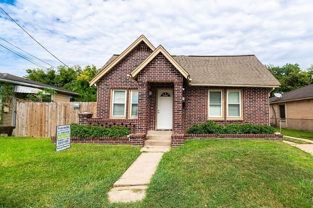 3607 Rosalie Street - Photo 0