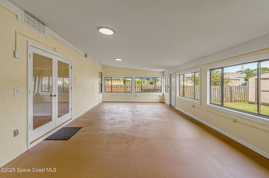 991 Tahiti Avenue Se - Photo 35