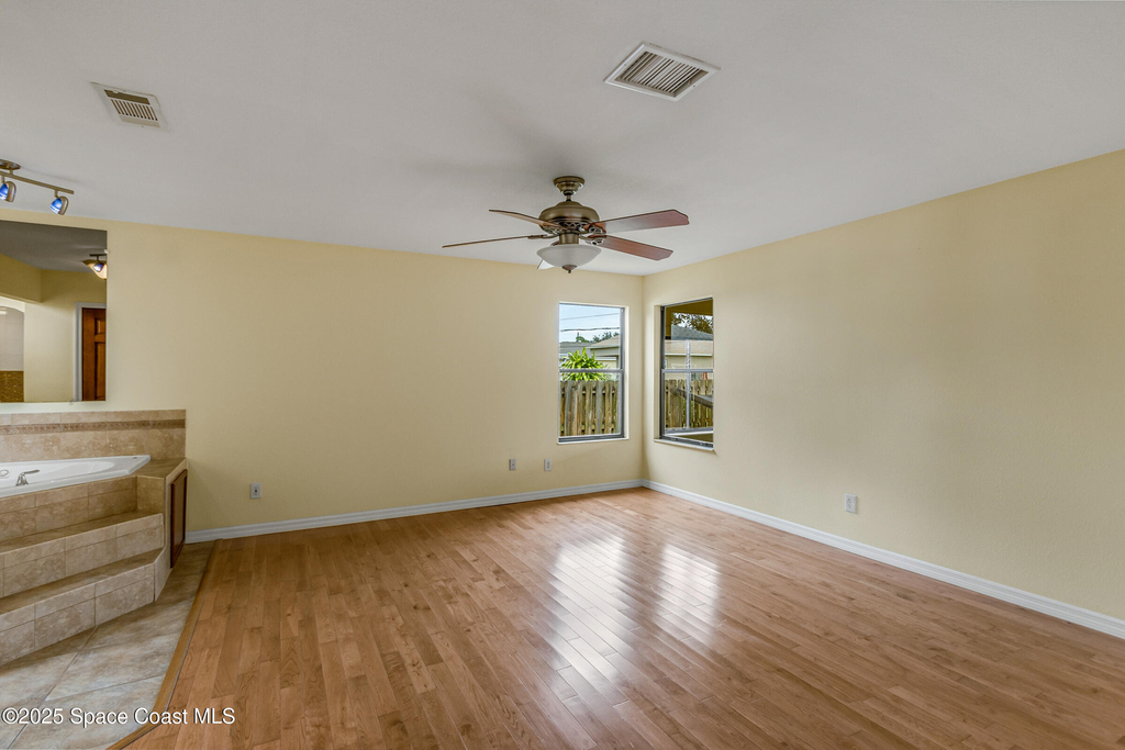 991 Tahiti Avenue Se - Photo 24