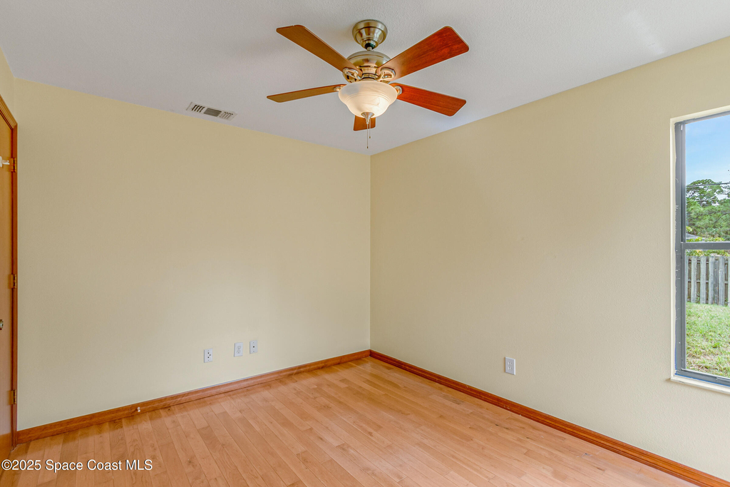991 Tahiti Avenue Se - Photo 22