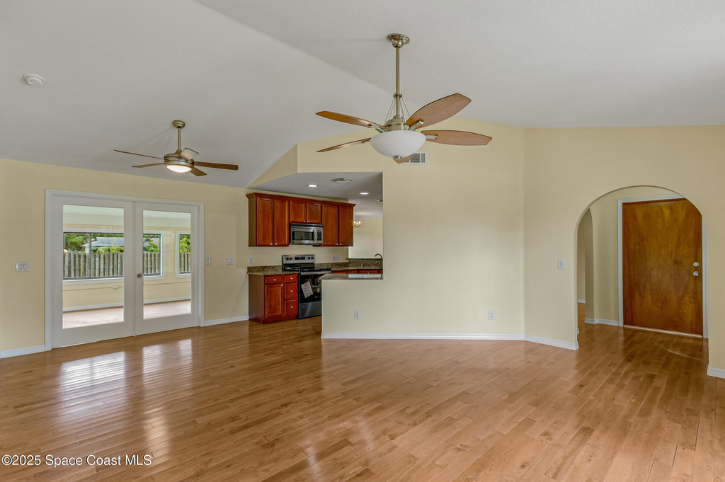 991 Tahiti Avenue Se - Photo 9
