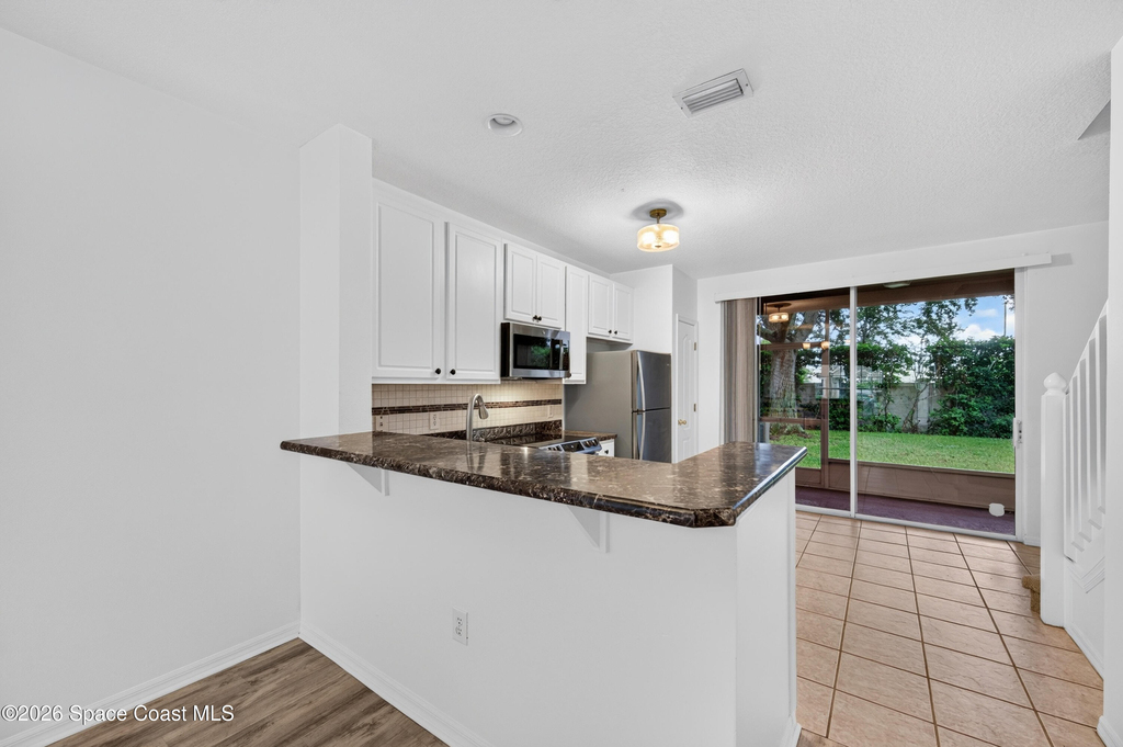 1391 Hampton Park Lane - Photo 11