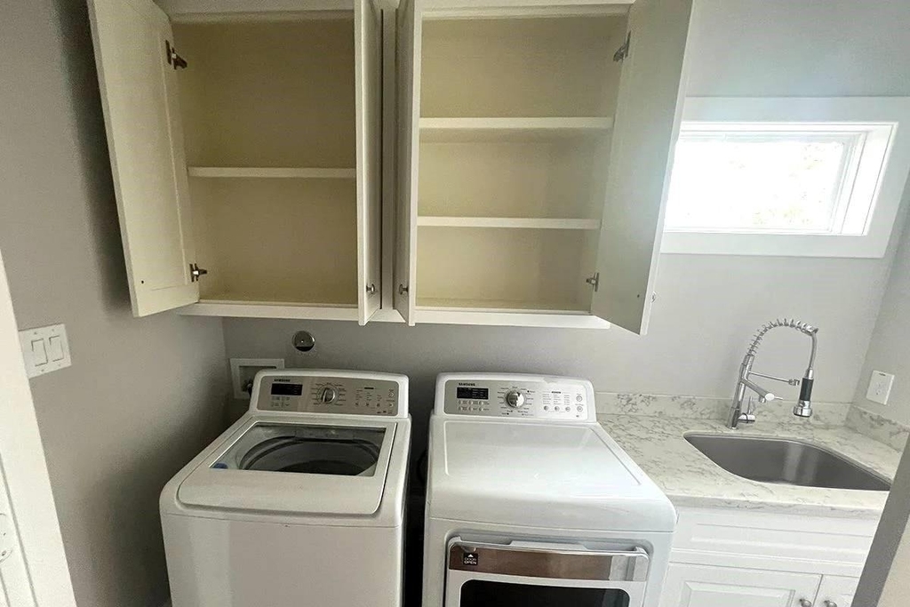 238 W 24th Street - Photo 8
