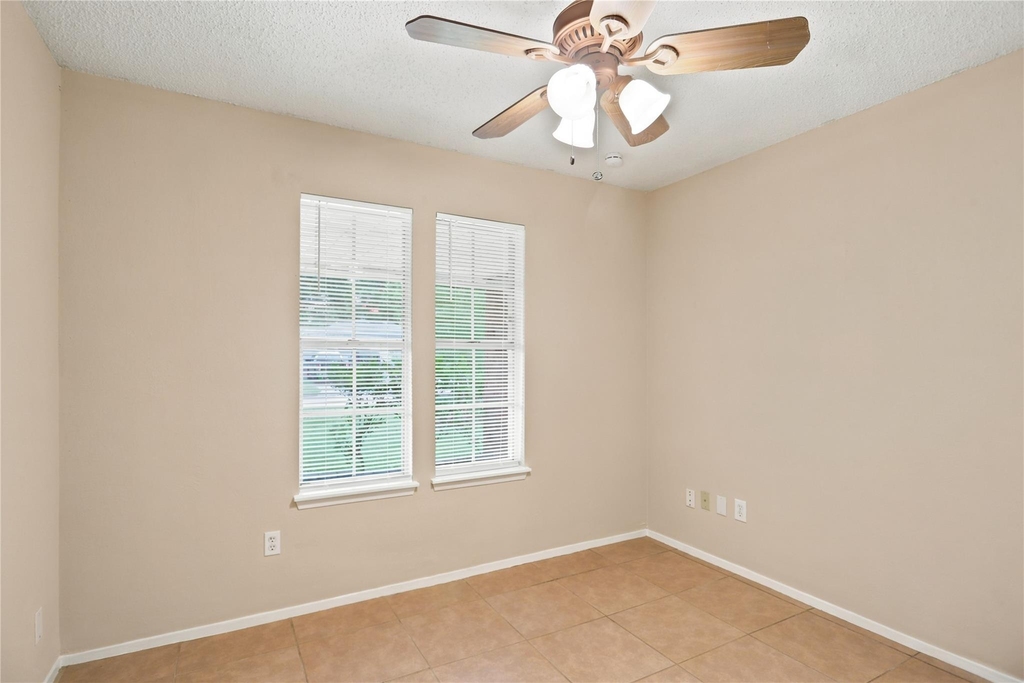 22423 Deville Drive - Photo 14