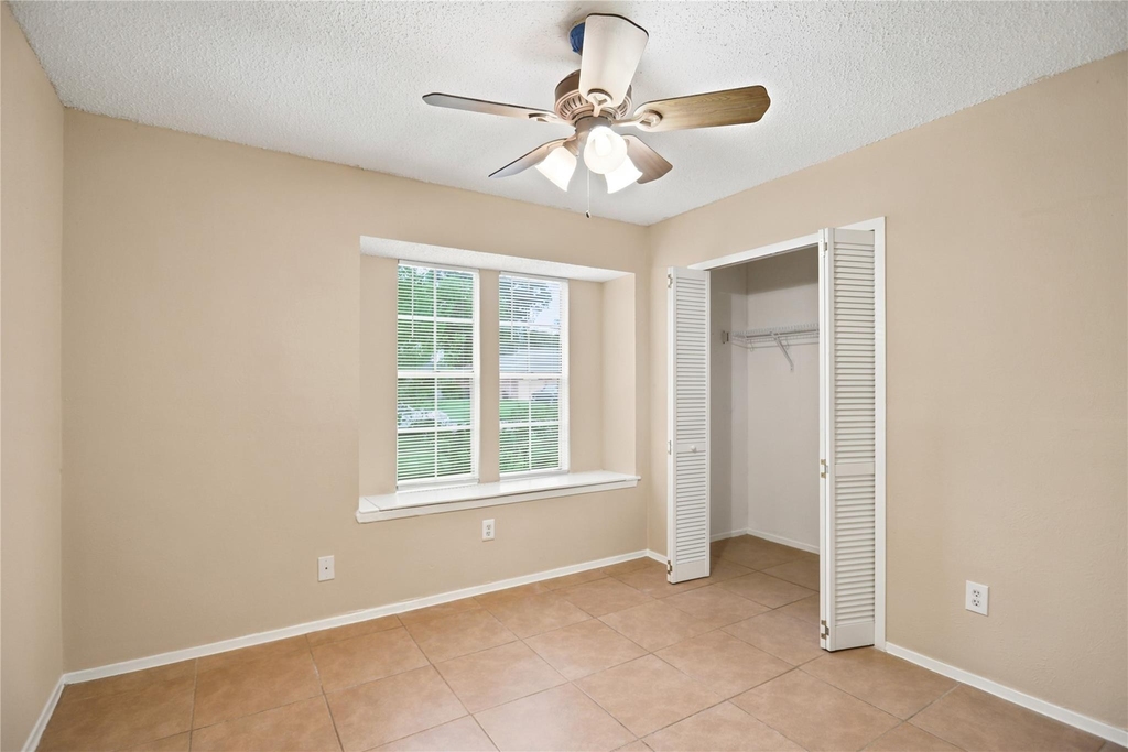 22423 Deville Drive - Photo 18