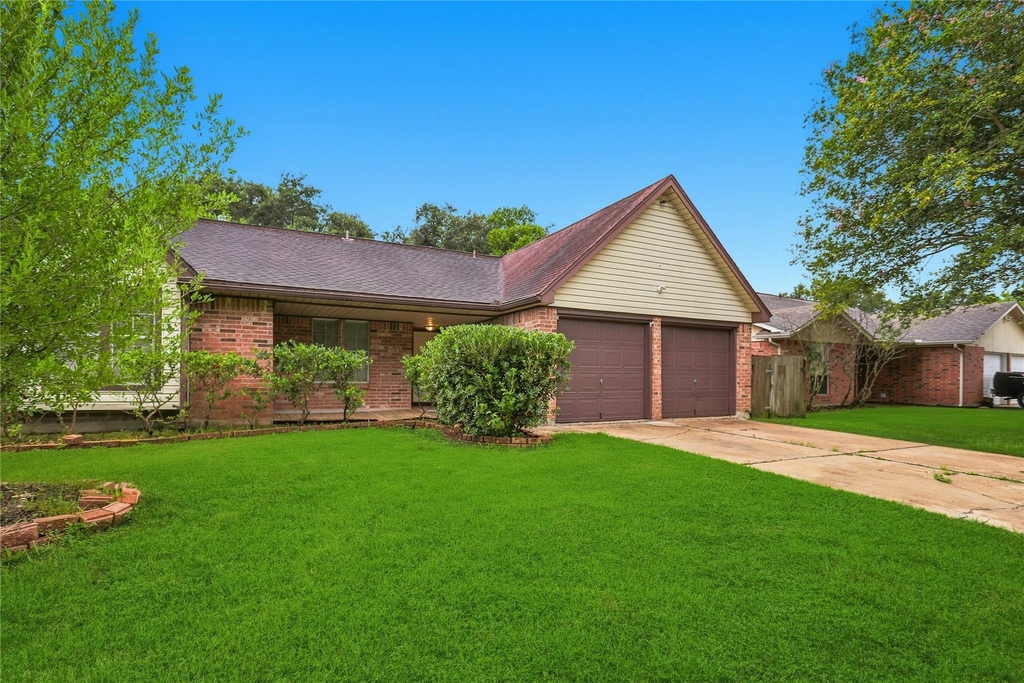 22423 Deville Drive - Photo 0
