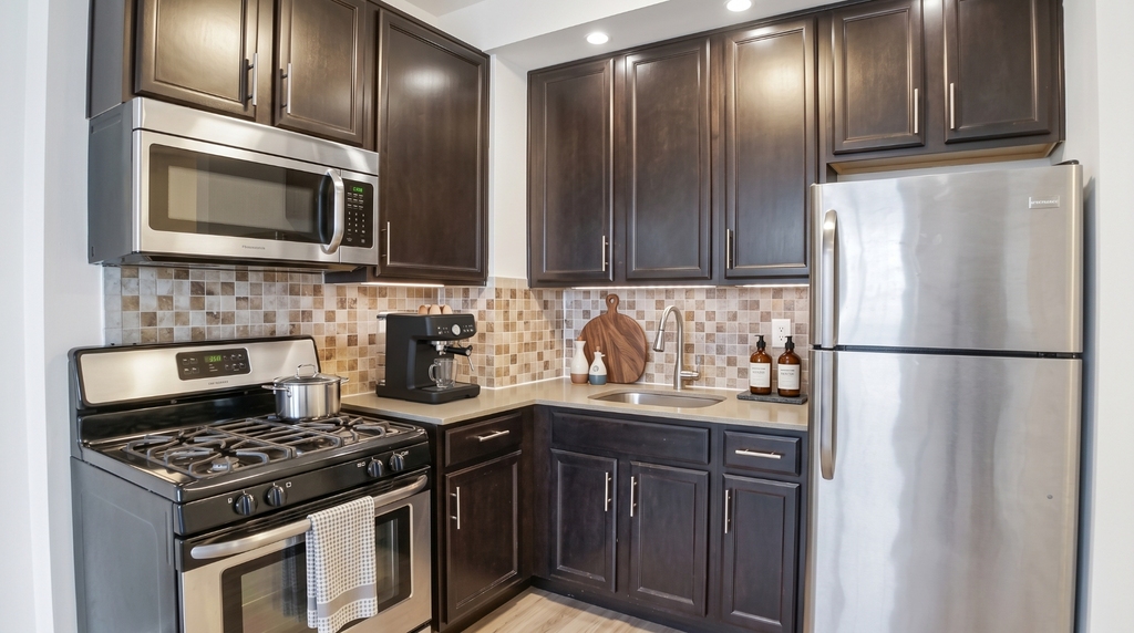 3333 Broadway - Photo 3