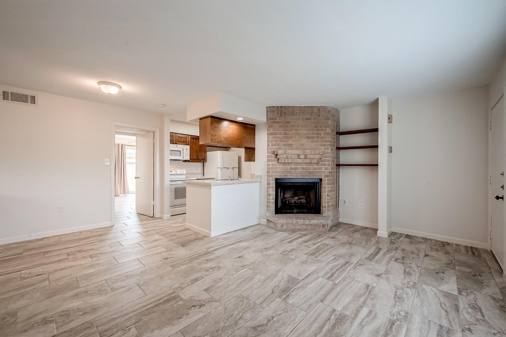 250 W El Dorado Boulevard - Photo 4