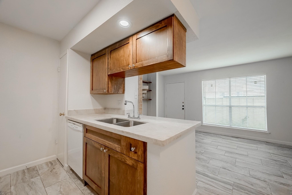 250 W El Dorado Boulevard - Photo 5
