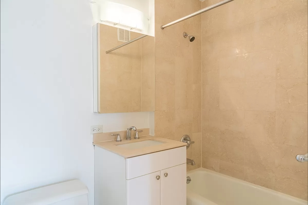 West 48th Street - Photo 4