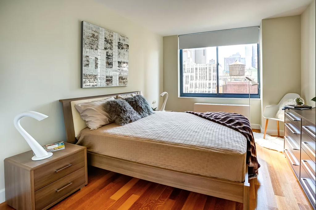 West 48th Street - Photo 1