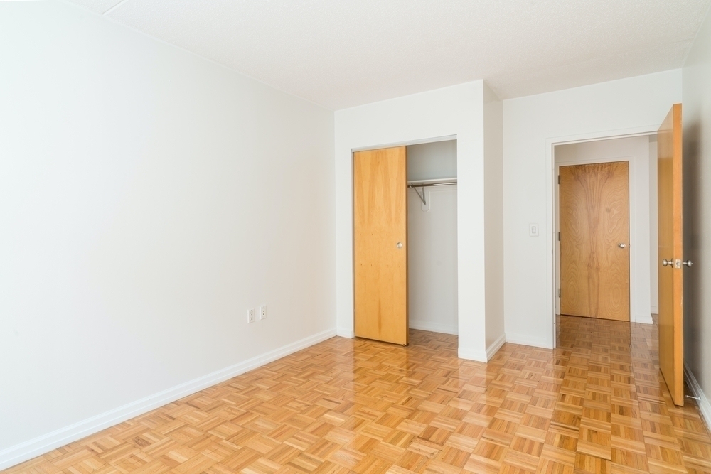 West 48th Street - Photo 1