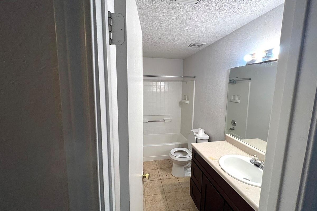 6327 Goforth Street - Photo 4