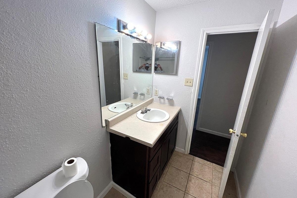 6327 Goforth Street - Photo 5