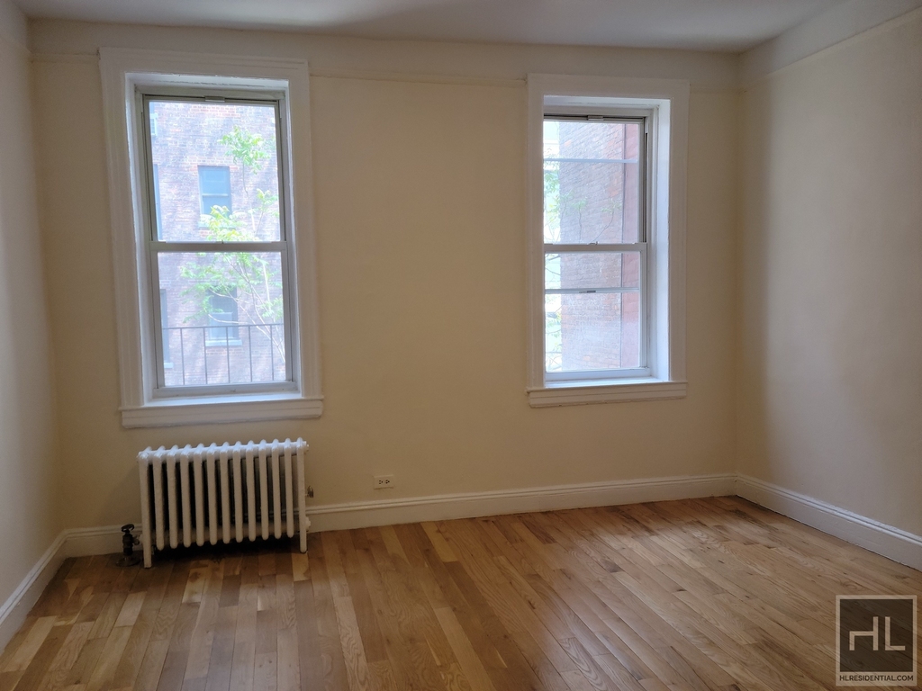 East 89 Street - Photo 1