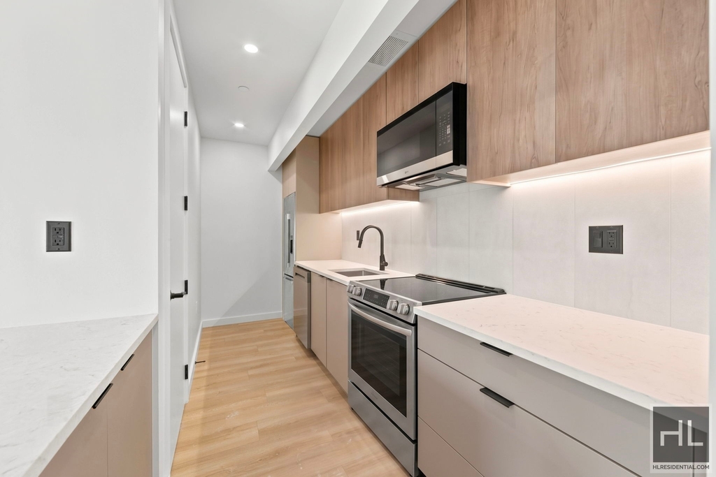 4 Avenue - Photo 2